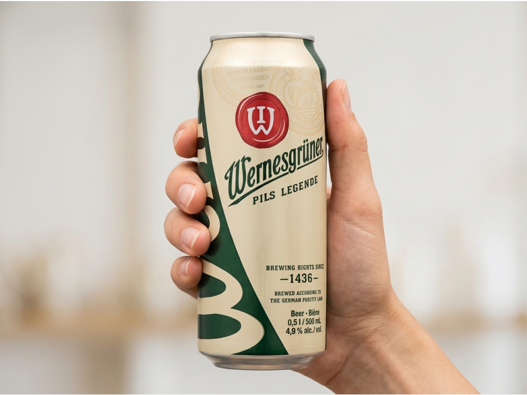 Wernesgrüner Pils Legende v ruce