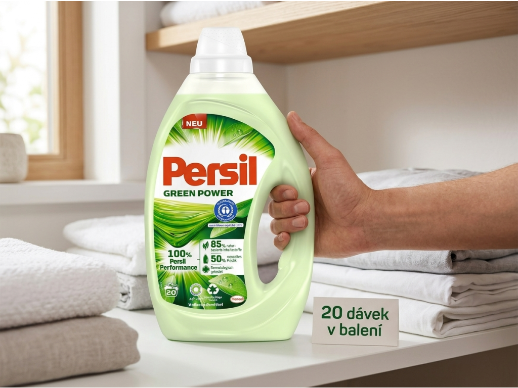 Persil Green Power prací gel v ruce