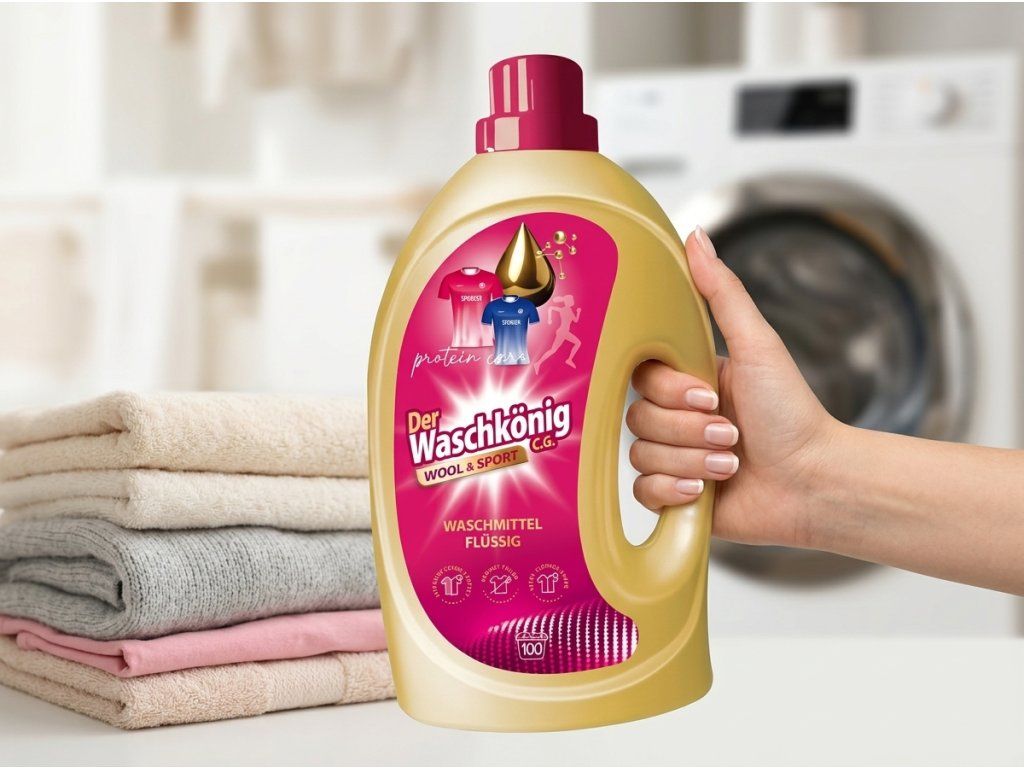Der Waschkönig Protein Care Wool & Sport - balení 3 l v ruce