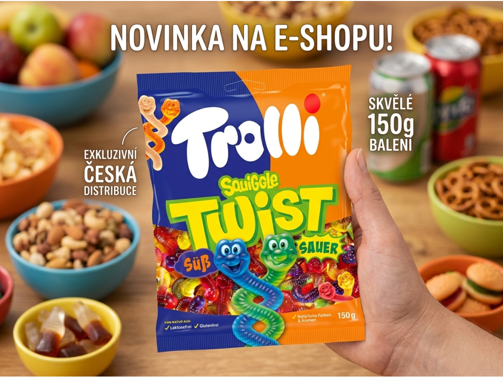 Sáček Trolli Squiggle Twist držený v ruce