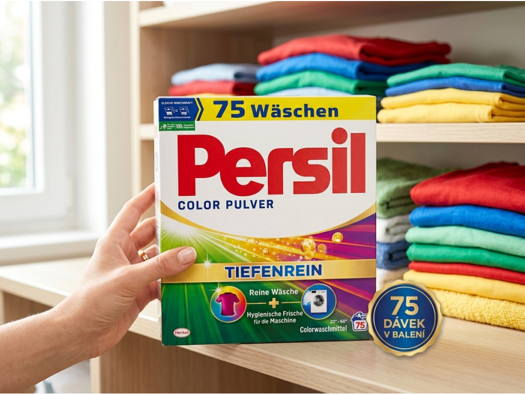Persil Color prací prášek v ruce