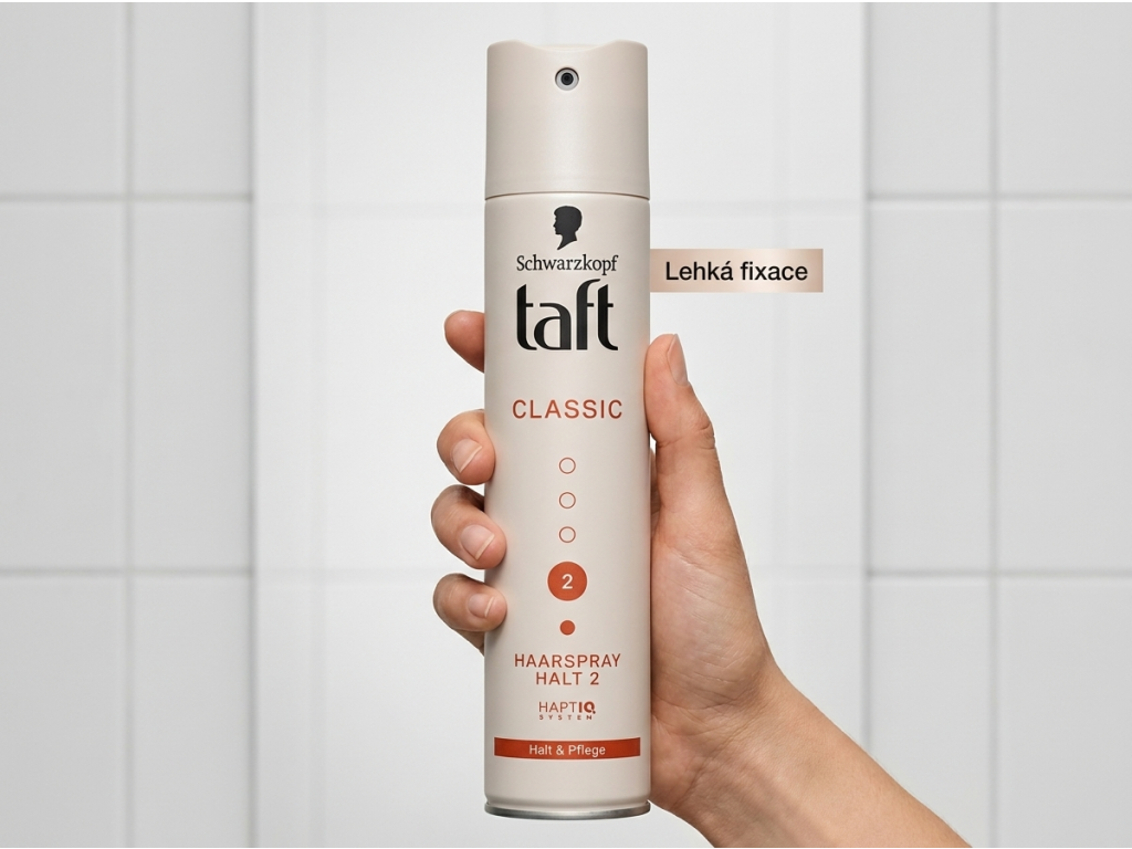 Lak na vlasy Taft Classic v ruce