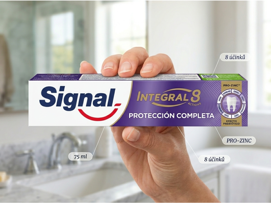 Signal Integral 8 Complete Pro Zinc zubní pasta 75 ml - držení v ruce